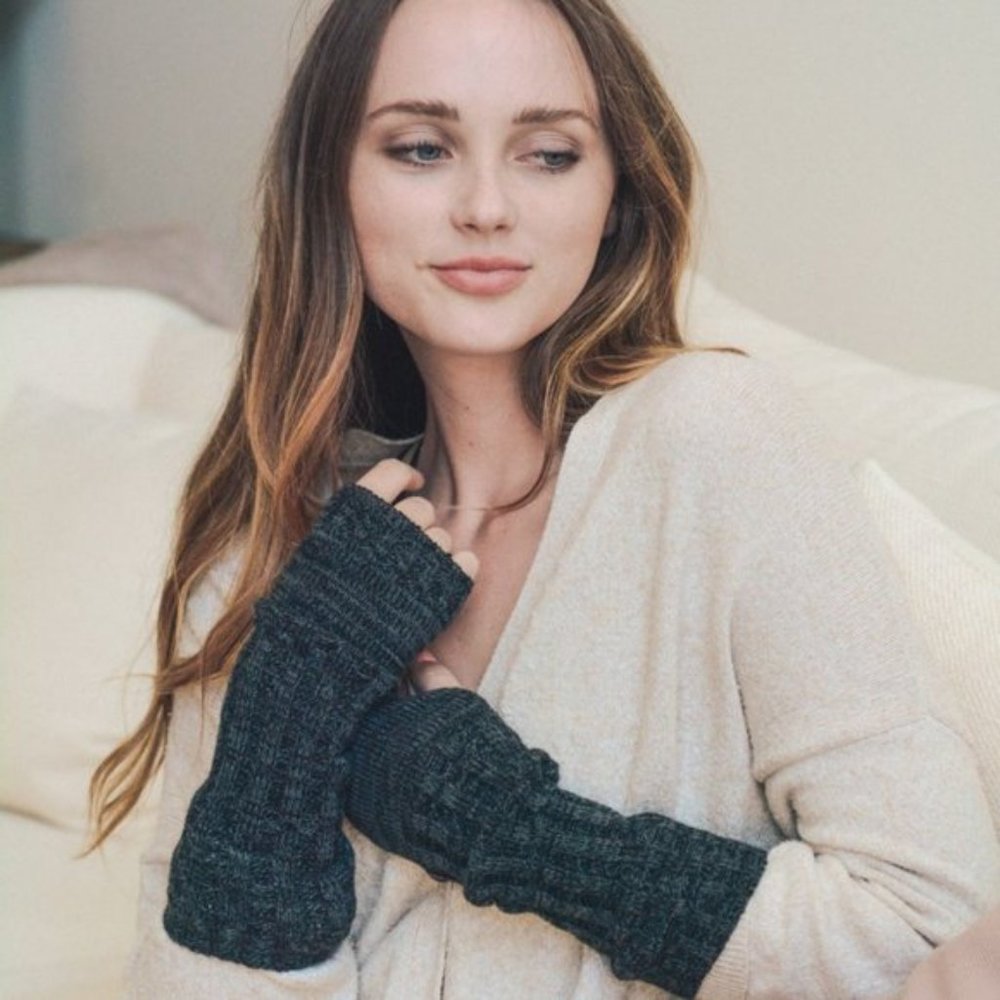 Black Ribbed Knit Arm Warmer